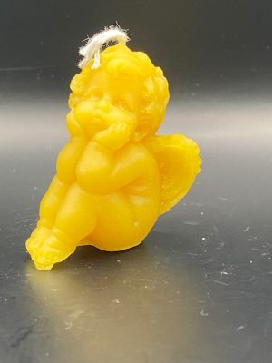 Ange petit main tete genoux