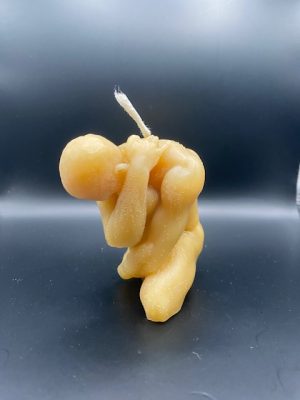 Homme nu main épaule