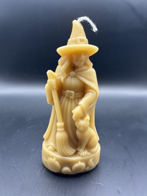 Sorcière avec Balai